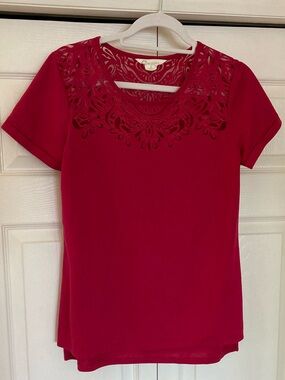 Short Sleeve red  t shirt with lace neckline detail